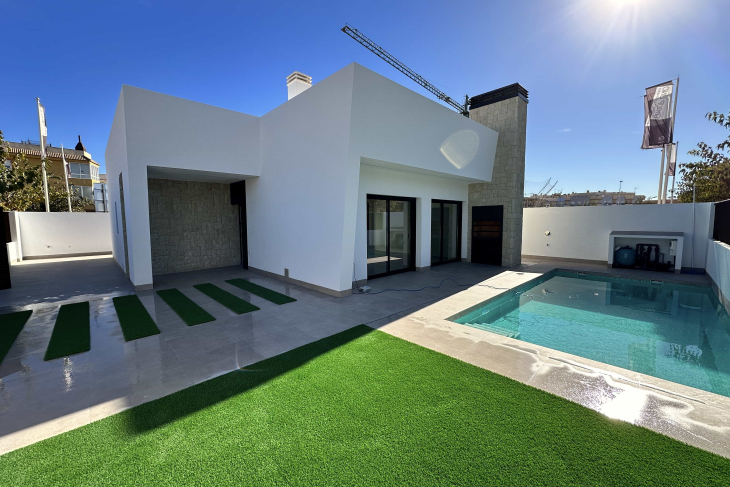 Bungalow met zwembad te koop in San Pedro del Pinatar