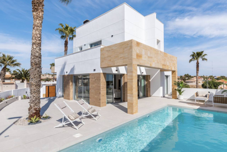 Huge villa in Ciudad Quesada for sale
