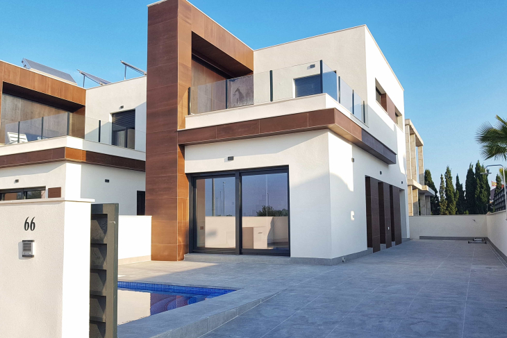 Maison jumel&eacute;e avec piscine &agrave; daya Nueva